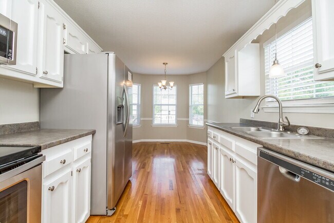 Building Photo - 1318 Knight Dr