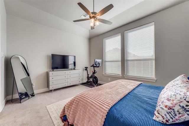 Building Photo - 817 Markham Dr