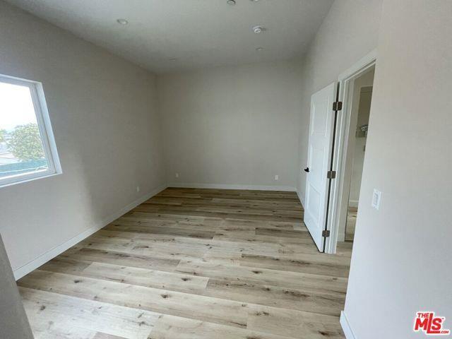 Building Photo - 16700 Moorpark St