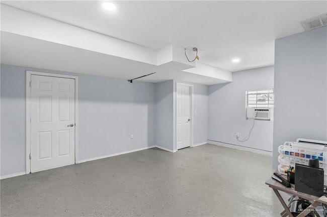 Building Photo - 7017 N 15th St