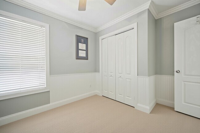 Building Photo - 1177 Treefern Dr