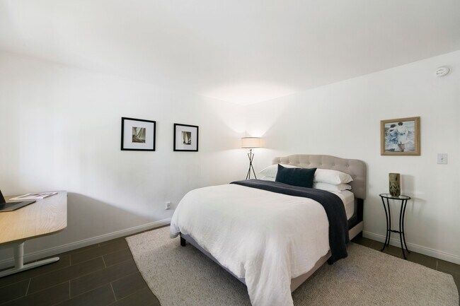 Building Photo - 2700 Cahuenga Blvd