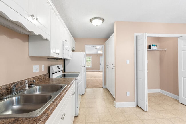 Building Photo - 308 Browning Dr