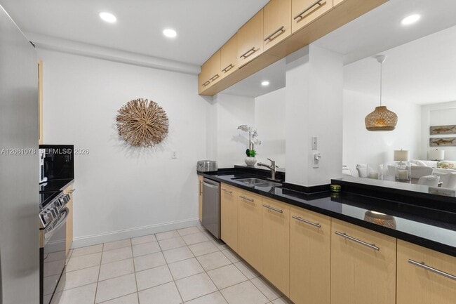 Building Photo - 151 Crandon Blvd