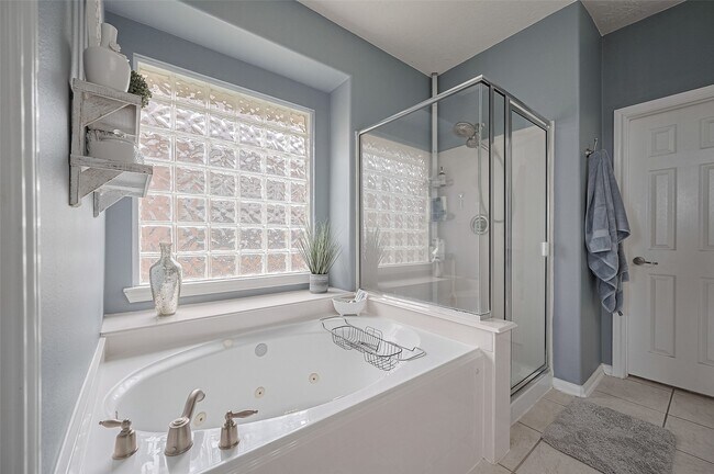 Building Photo - 21506 Avalon Queen Dr