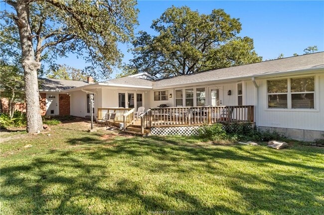 Building Photo - 1108 Neal Pickett Dr