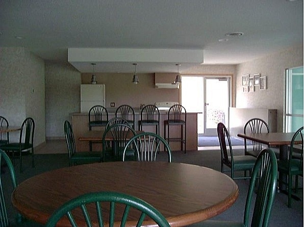Party room ($40 a night rental) - 1923 Viking Dr NW