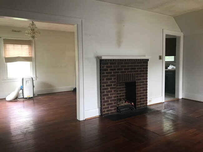 Building Photo - 5708 Pontiac Dr