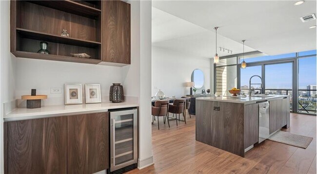 Building Photo - 3410 Yoakum Blvd