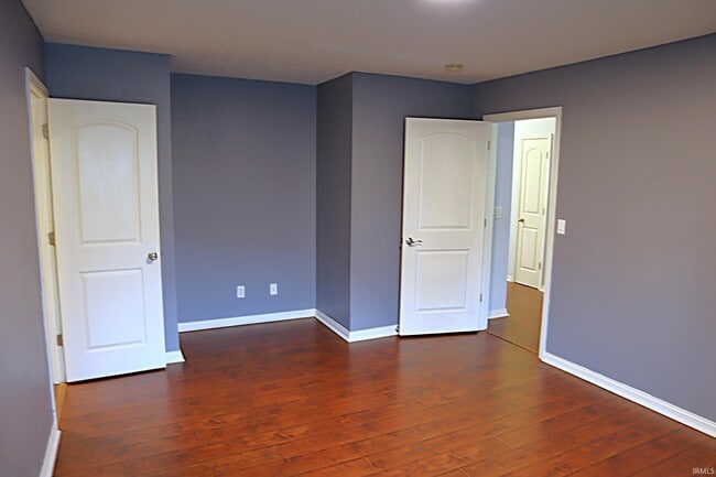 Building Photo - 3900 Bronson Ln