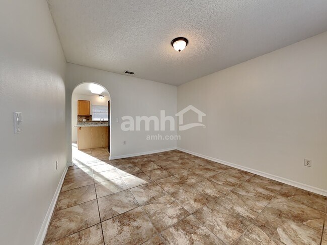 Building Photo - 7147 High Bluff Rd