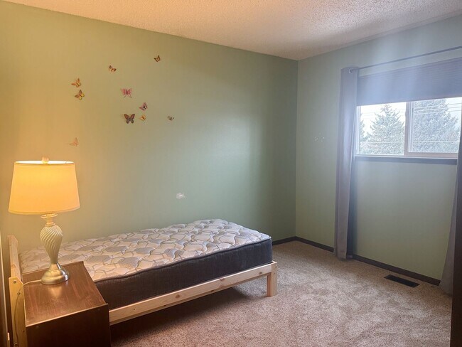 Building Photo - Single Family 3 Bedroom Home in Briargate