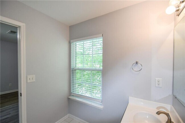 Building Photo - 2201 Landing Walk Dr