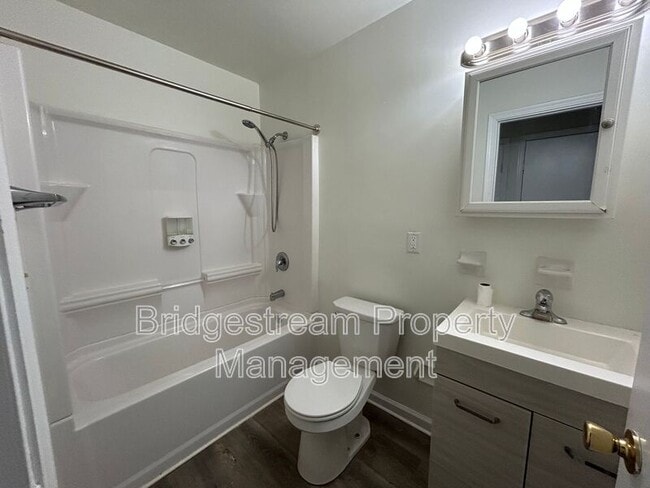 Building Photo - 407 Bramlage Ln