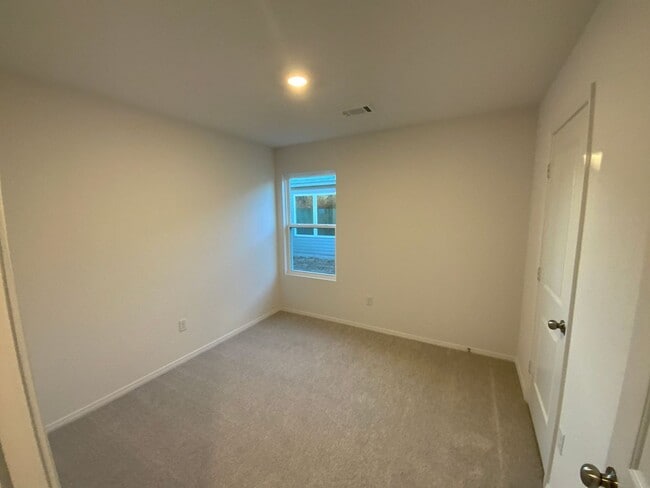 Building Photo - 40 Sourdough Crk Ln