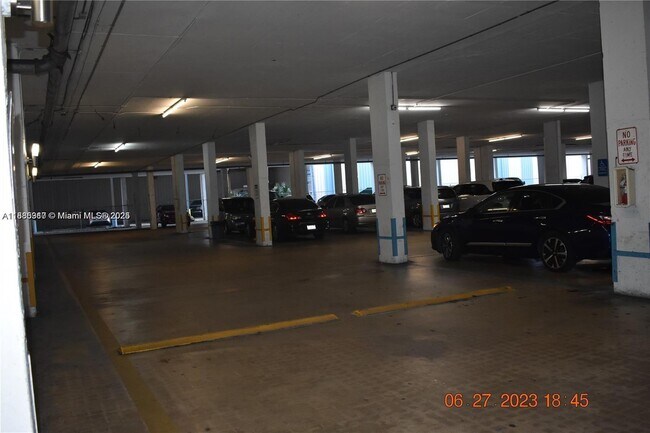 Building Photo - 13499 Biscayne Blvd