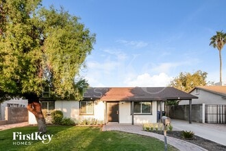 Building Photo - 13032 N 37th Way