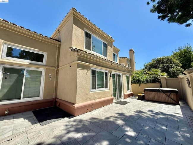 Building Photo - 4238 Diavila Ave