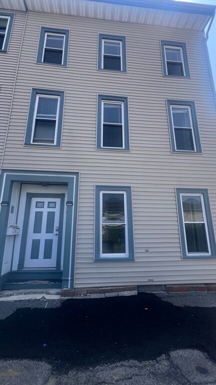 Building Photo - 14 Humboldt Pl