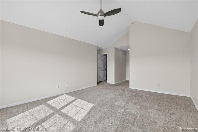 Building Photo - 3255 Camden Dr