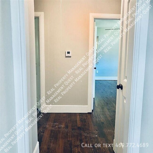 Building Photo - 4310 Vandervort Dr