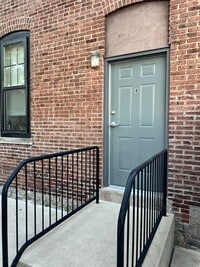 Building Photo - 602 N Queen St