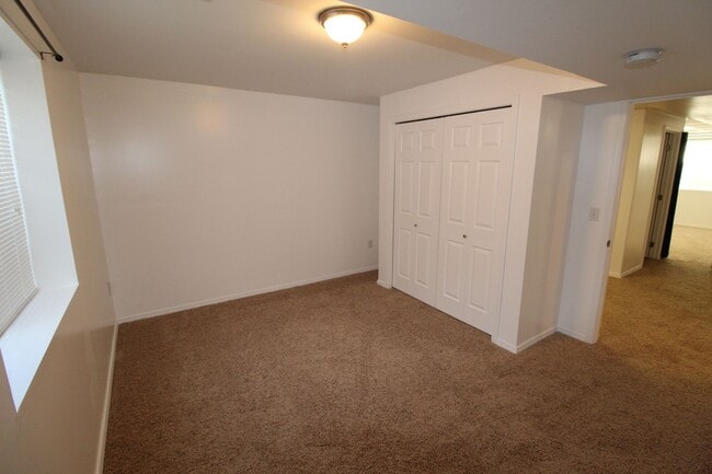 Building Photo - 3922 E Siskin Ln