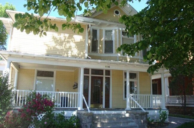 Building Photo - 608 N Nevada Ave