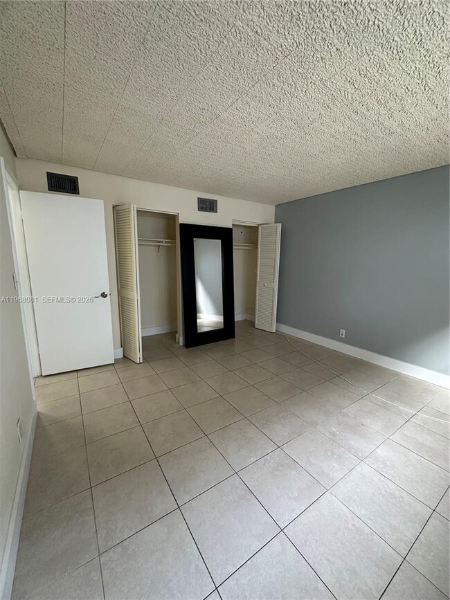 Building Photo - 1700 Cleveland St