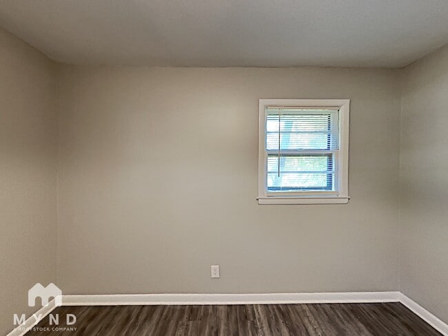 Building Photo - 3945 Camellia Trail