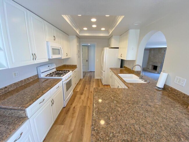 Building Photo - 22608 La Puebla