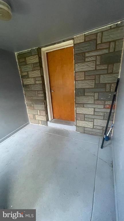Building Photo - 7052 Greenwood Ave