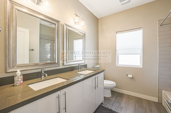 Building Photo - Amazing Rental in Lower Arcadia available ...