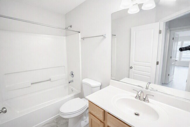 Building Photo - 3224 Bromley Ln