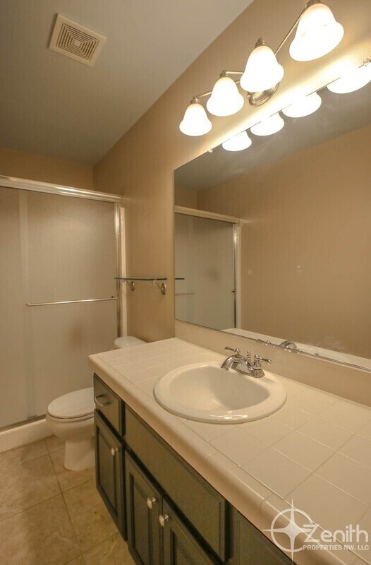 Building Photo - 2903 NE 184th Ave