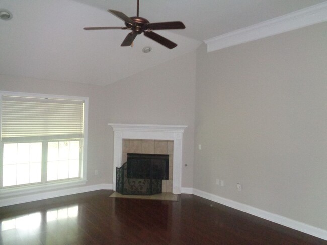 Building Photo - 410 Abbey Woods