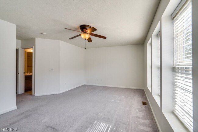 Building Photo - 3955 Gardiner Run