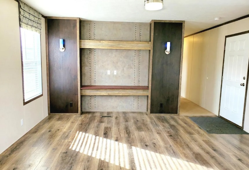 Building Photo - 338 Saddle Dr