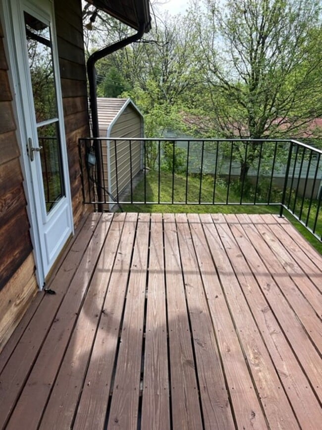 Building Photo - 439 W Nelson St