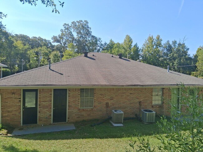 Building Photo - 116 Timberlawn Rd