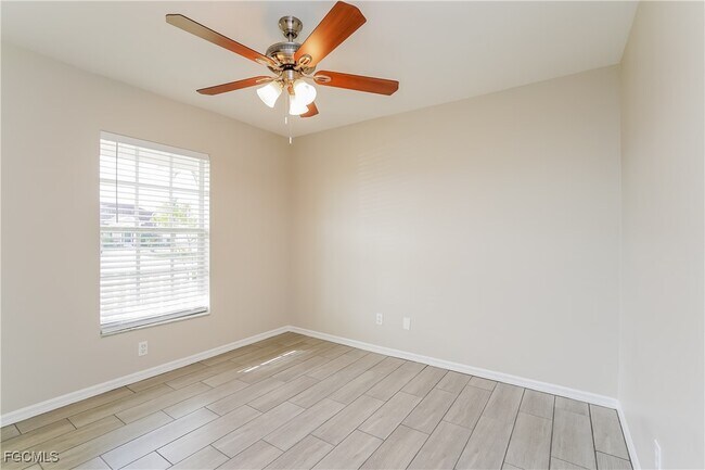 Building Photo - 1405 SW 13th Terrace