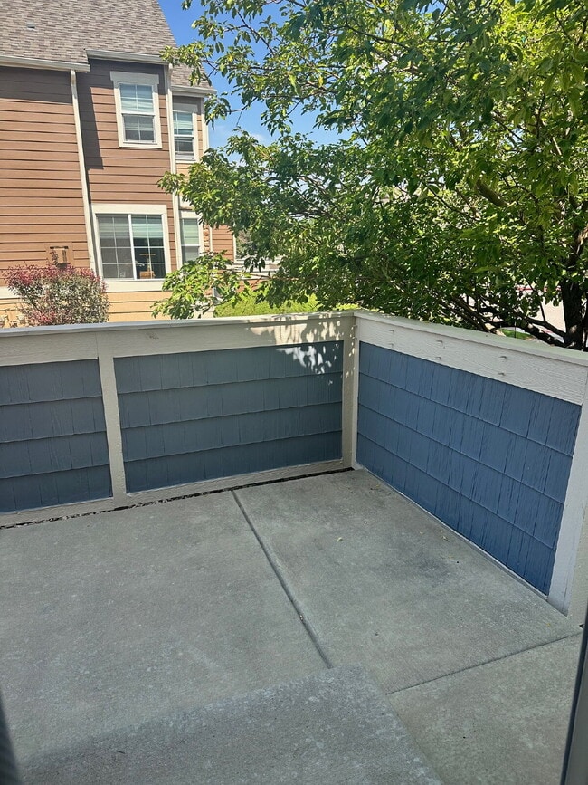 Building Photo - "Charming 2-Bed Townhouse Retreat with 2.5 Baths in Lochbuie – Spacious 1312 Sq. Ft. Living!"