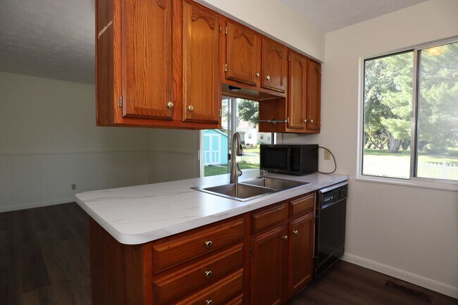Building Photo - 3 Bedroom Thorntown Rambler!