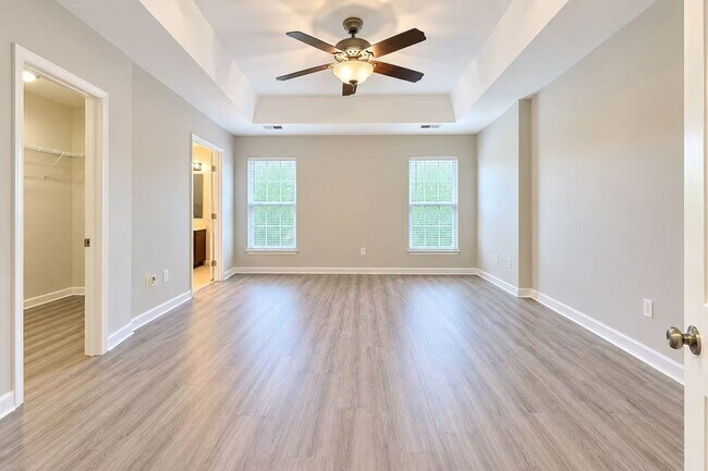 Building Photo - 468 Canewood Pl