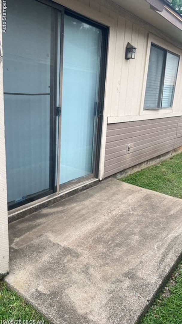 Building Photo - 6804 S Creek Dr