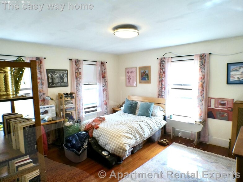 Building Photo - 26 Dover St