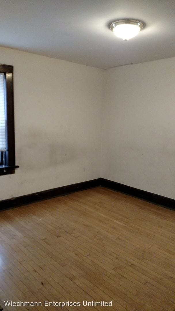 Interior Photo - 2856-2862 N Bartlett Ave