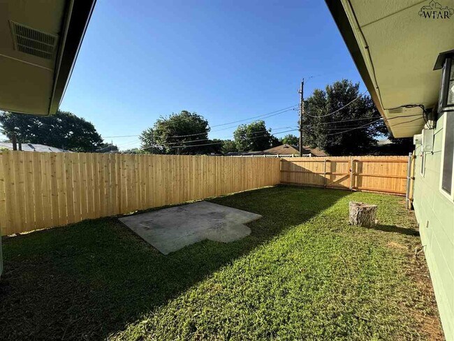 Building Photo - 2953 Stearns Ave