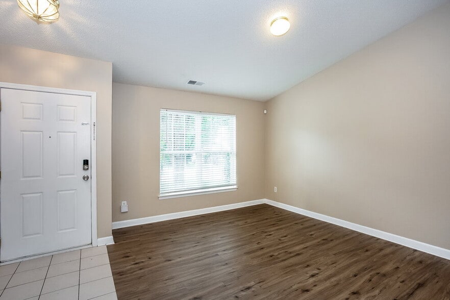 Building Photo - 1028 Jordans Pond Ln