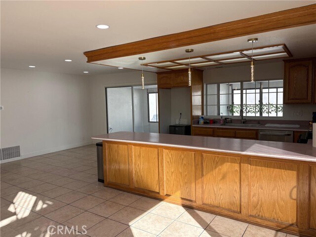 Building Photo - 12684 Palm St